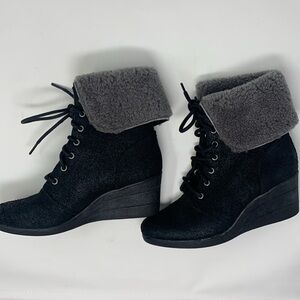 UGG Zea shearling wedge lace up leather waterproof boots size 7